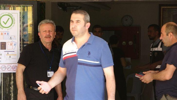 Bursa’da kimlik yerine ehliyetle gelen öğrenciler sınava alınmadı G4