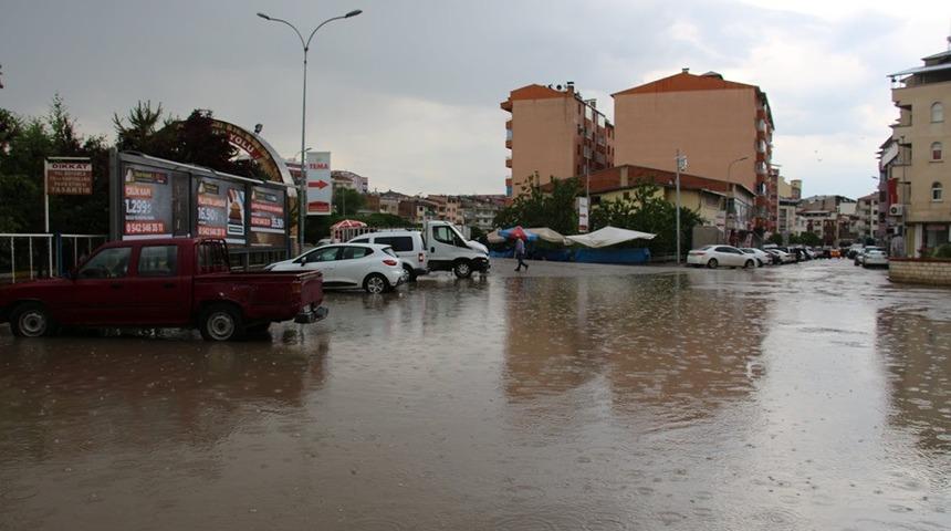 Oltu&rsquo;da dolu yağışı etkili oldu