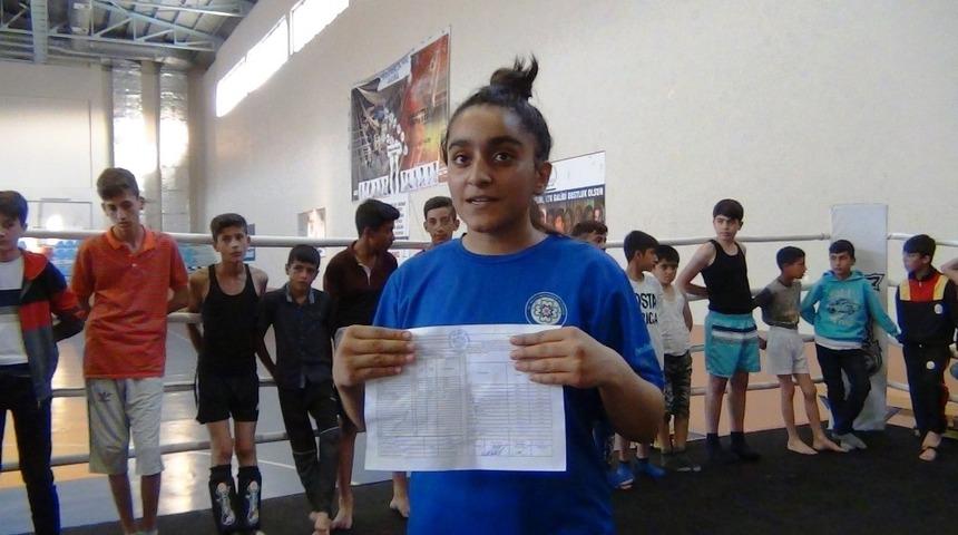 Karnelerini alıp ringe koştular