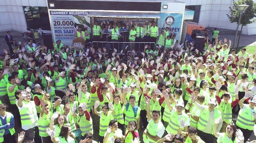 &Ccedil;&ouml;p toplayan altın kazanacak