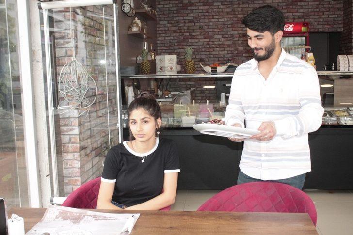 Diyarbakır’da karnesinde 2 zayıf olan öğrencilere waffle ücretsiz G4