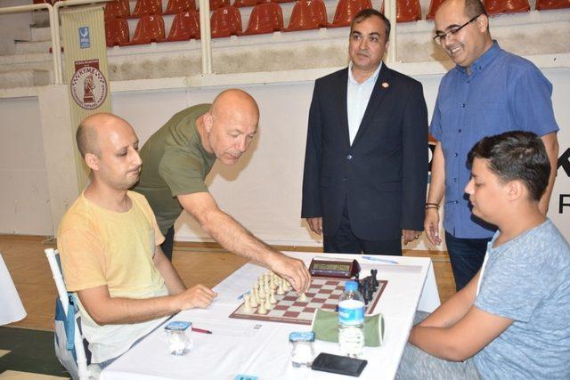 KYME Satranç Turnuvasında kıyasıya mücadele