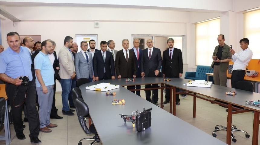 Konya&rsquo;da liseli &ouml;ğrencilerden bilim sergisi