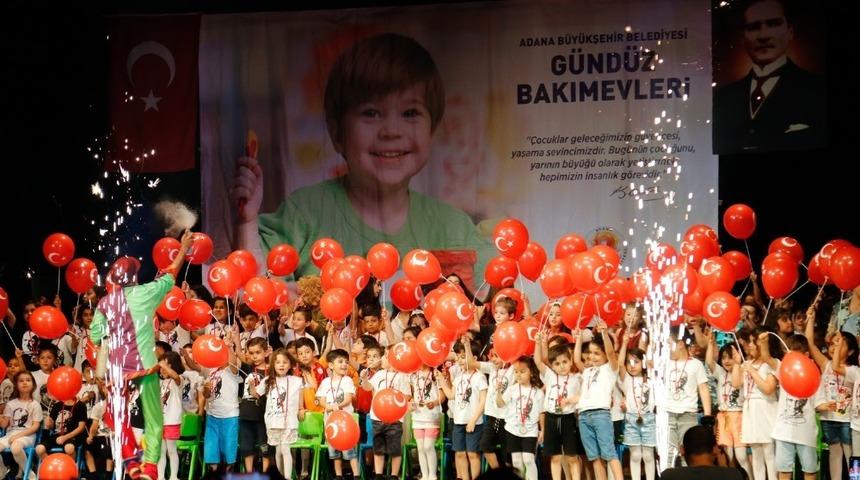 Minikler, yılsonu g&ouml;sterileriyle alkış aldı