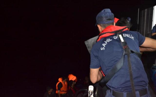 Enez'de, lastik botta 69 kaçak yakalandı (2)