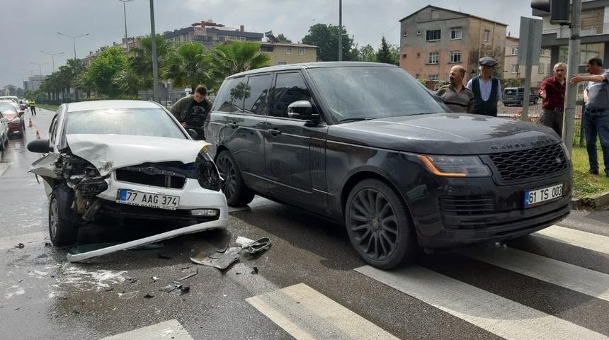 Samsun&rsquo;da zincirleme kaza ucuz atlatıldı