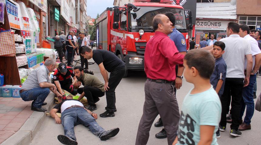 Yeğeninin iş yerinde yangın &ccedil;ıkan amca bayıldı
