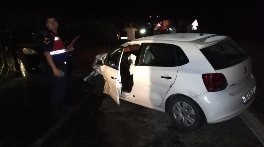 Otomobil ile hafif ticari araç çarpıştı: 4 yaralı