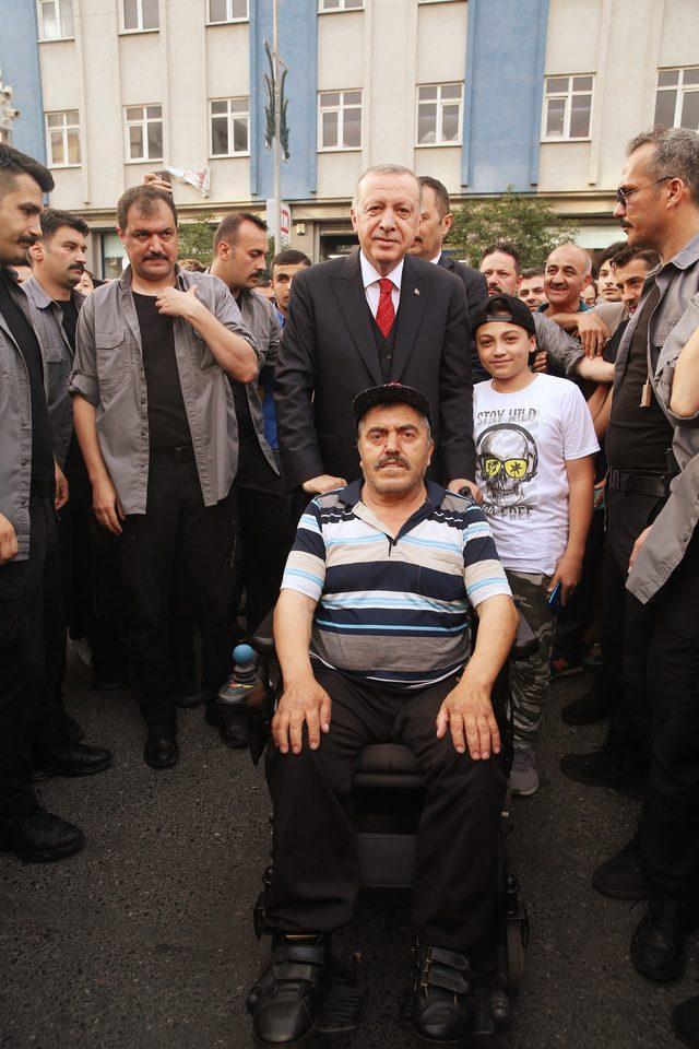 Cumhurbaşkanı Erdoğan Bağcılar Belediyesi'ni ziyaret etti