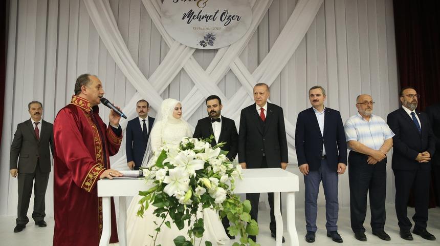 Cumhurbaşkanı Erdoğan nikah t&ouml;renlerine katıldı&nbsp;