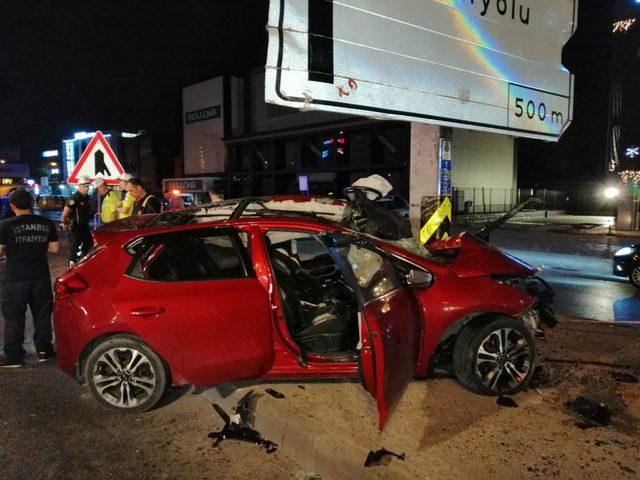 Hurdaya dönen otomobilden sağ kurtuldu