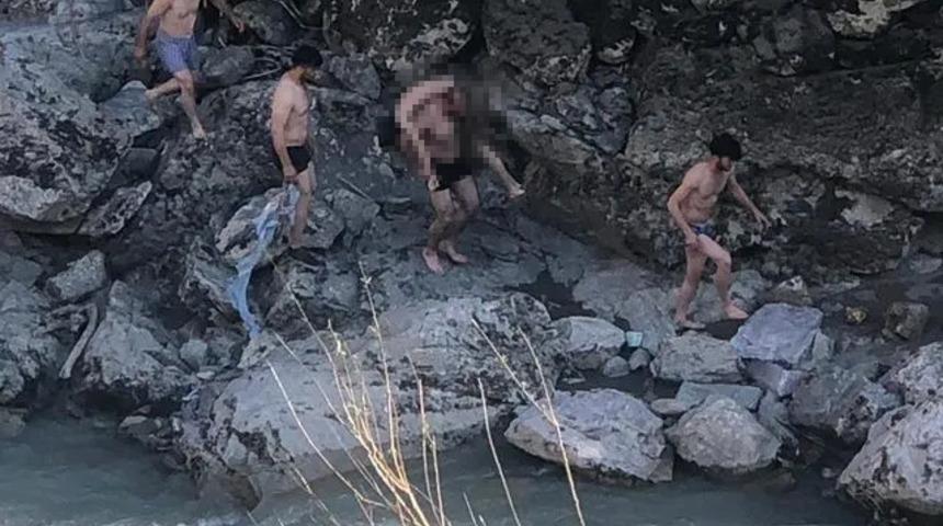 Çaya düşen kuzenini kurtarmak isterken kendi boğuldu