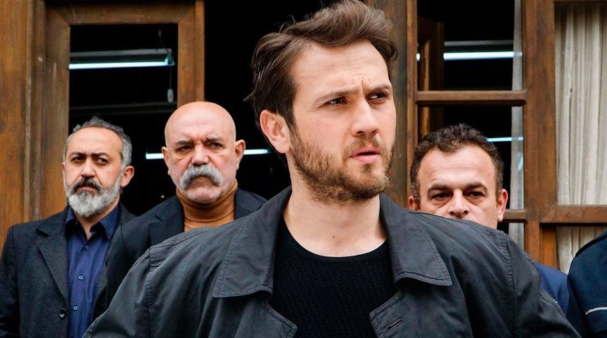 Aras Bulut İynemli, Yedinci Koğuştaki Mucize filmi için imajını değiştirdi!