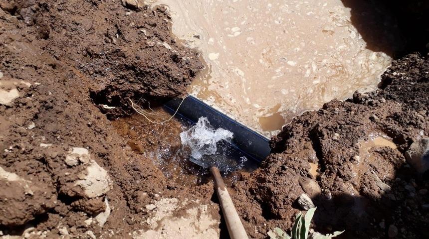 Zarar verilen i&ccedil;me suyu hattı tamir edildi