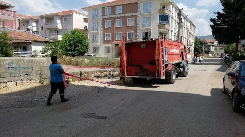 G&ouml;lbaşı il&ccedil;esinde otluk alanda &ccedil;ıkan yangın s&ouml;nd&uuml;r&uuml;ld&uuml;