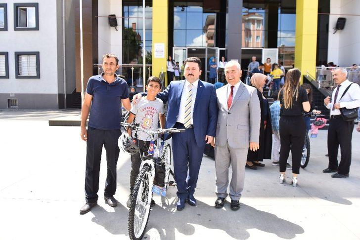 Kitap okudular bisiklet kazandılar G4