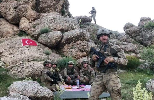 Şırnak'ta çatışma: 1 şehit, PKK'lı 8 terörist öldürüldü (2)