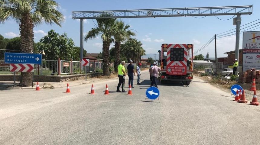 Büyükşehir ekipleri trafikte güvenlik için çalışıyor