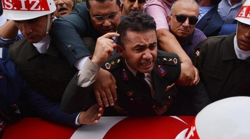 Yarbay Alkan: Kendileri ya da yakınları şehit olmadığı s&uuml;rece şehitlik s&uuml;per bir şey