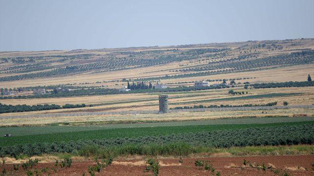 Son dakika! Kilis'te canlı bomba yeleği ve patlayıcı ele geçirildi
