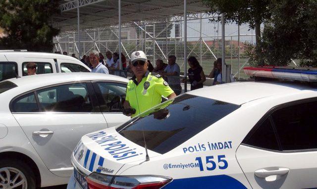 Polis, Süleyman'ı, trafiği durdurup yeni kimlik çıkartarak sınava yetiştirdi