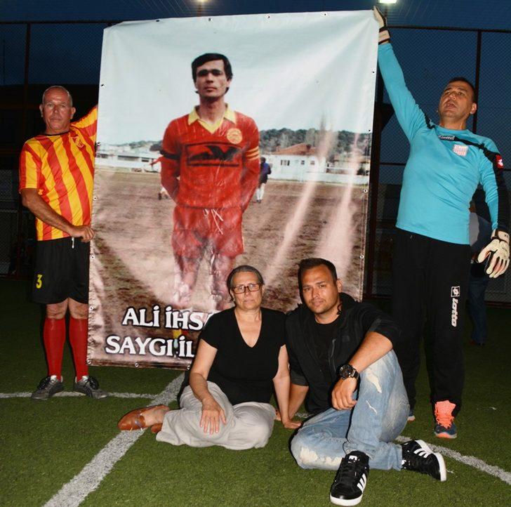 Ayvalık’ta efsane futbolcu Ali İhsan Erbil unutulmadı