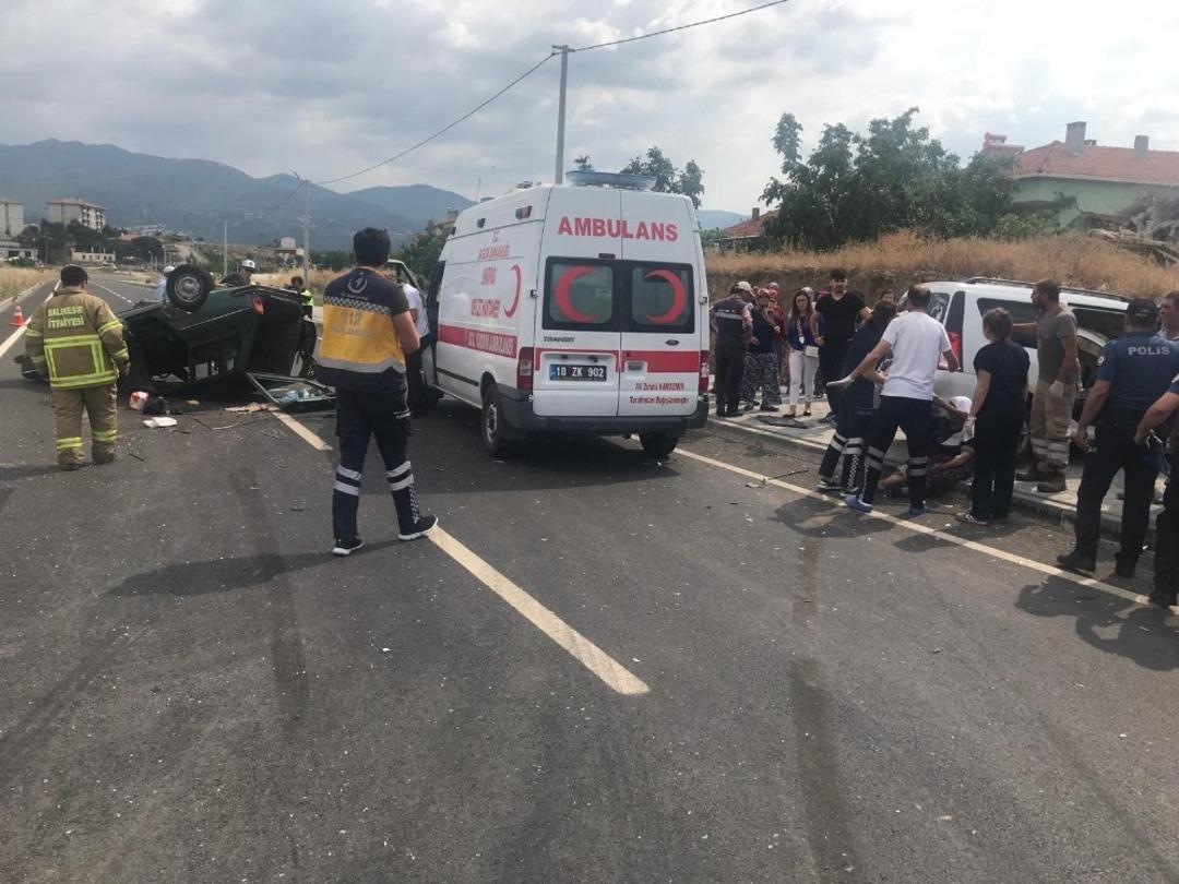 Balıkesir Sındırgı karayolunda kaza: 6 yaralı