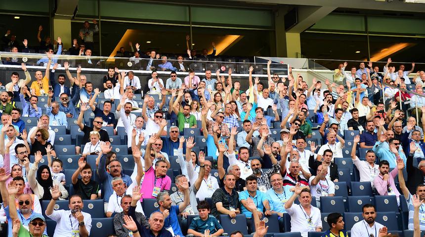 Ogün Altıparmak'ın oğlu Okan Altıparmak, Fenerbahçe'den ihraç edildi