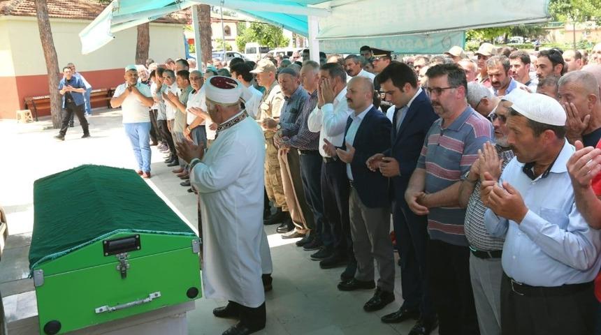 Şehit babası ‘Babalar Günü’nde son yolculuğuna uğurlandı