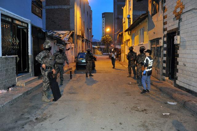 Bursa'da uyuşturucu satıcılarına 'Çekirge' operasyonu: 52 gözaltı
