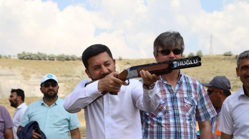 Nevşehir Belediye Başkanı Rasim Arı, Acıg&ouml;l&rsquo;de Trap atışları festivaline katıldı
