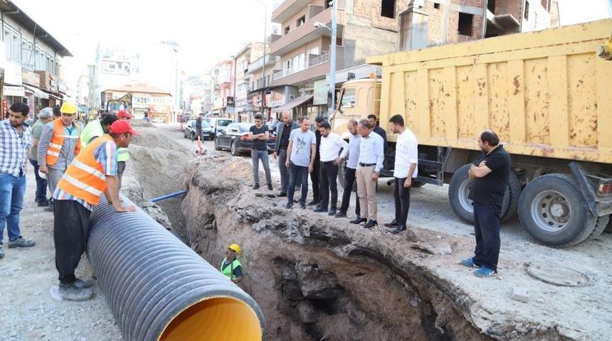 Başkan Arı, altyapı &ccedil;alışmalarını denetledi