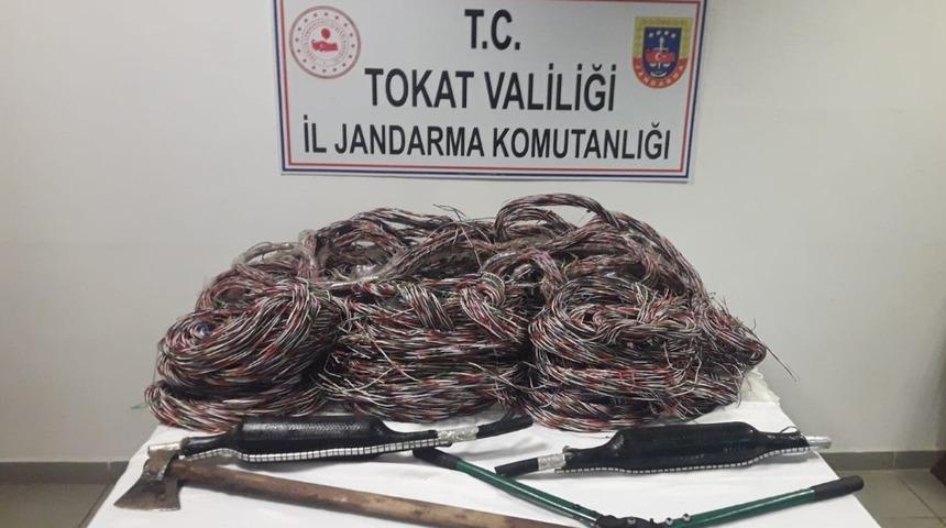 Kablo hırsızlarına suçüstü baskın