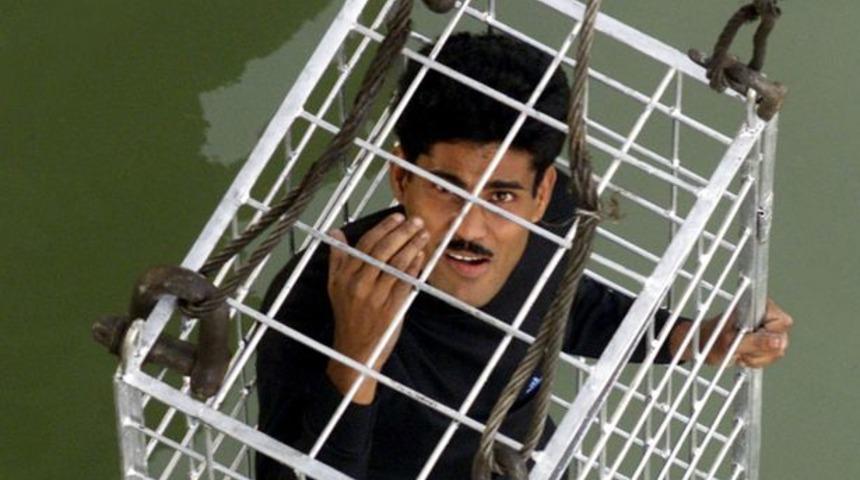 Sihir numarası yapmak istedi, nehirde kayboldu