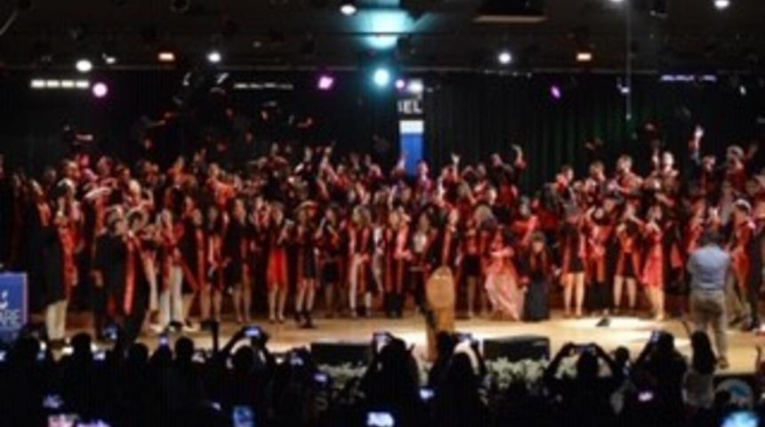 Sare Koleji&rsquo;nde mezuniyet sevinci