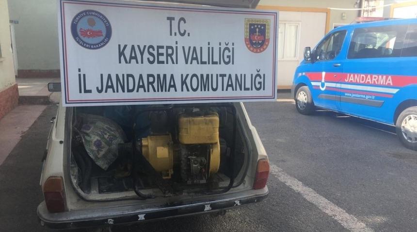 Su motoru ve sulama borusu &ccedil;alan iki kişi yakalandı