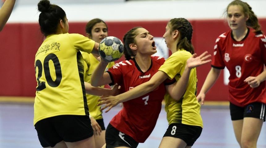 Paşanın "yıldız" meleklerine en değerli oyuncu &ouml;d&uuml;l&uuml;