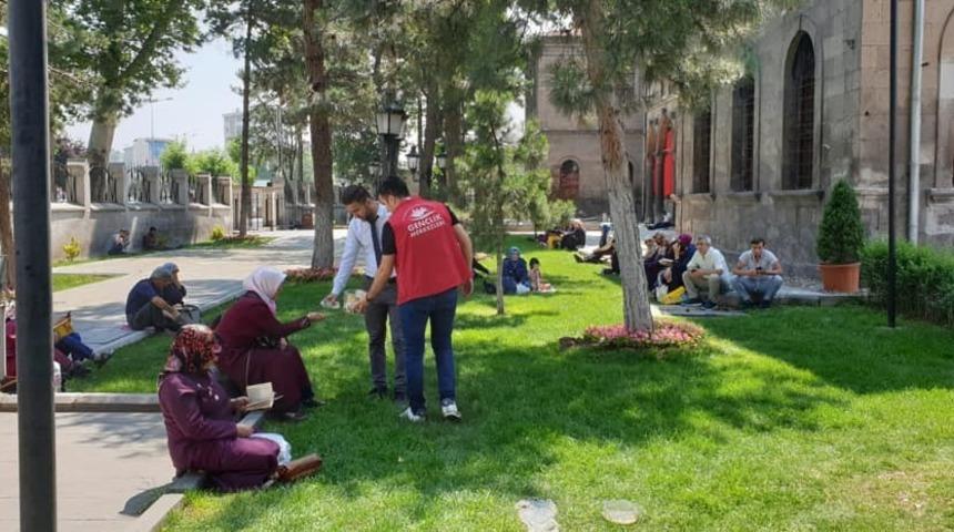 Genç Dönüşüm Projesi YKS’de ailelerin yanında oldu