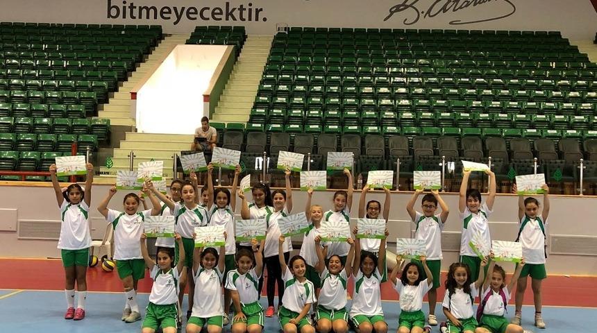 Yaz spor okullarına ilk g&uuml;nde y&uuml;zlerce başvuru