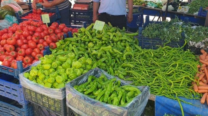 Nallıhan&rsquo;da yerli mahs&uuml;ller pazar tezgahlarını doldurdu