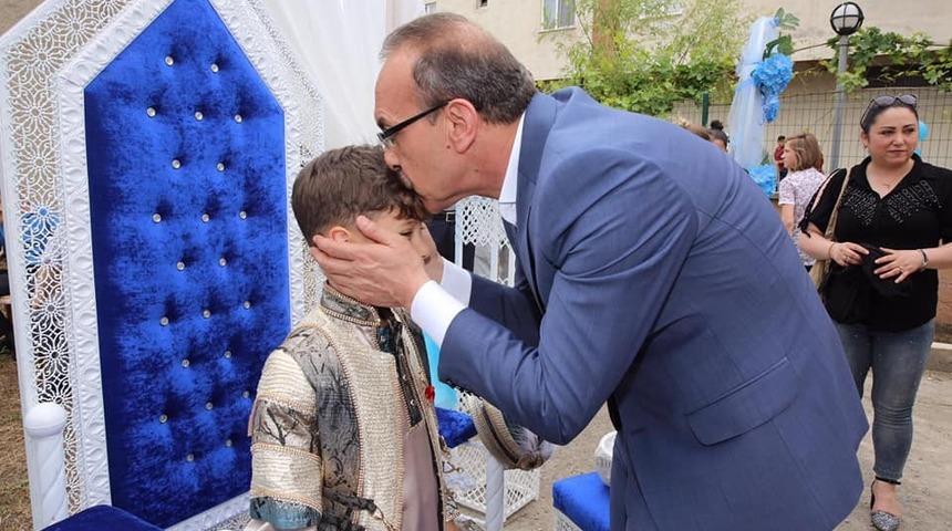 Vali Yavuz, gazilerin mutlu g&uuml;nlerine ortak oldu