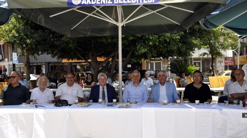 Baba yazarlar, Babalar G&uuml;n&uuml;&rsquo;nde kitaplarını imzaladı