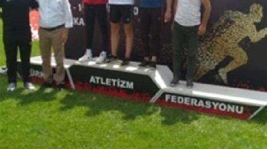 Serhat G&ouml;ng&ouml;r T&uuml;rkiye&rsquo;de y&uuml;r&uuml;y&uuml;ş şampiyonu oldu