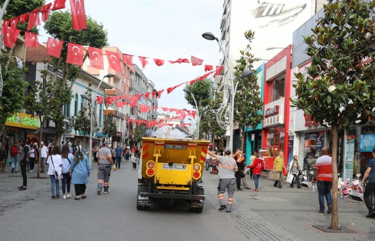 Atıklar &ccedil;&ouml;p taksiye atılacak