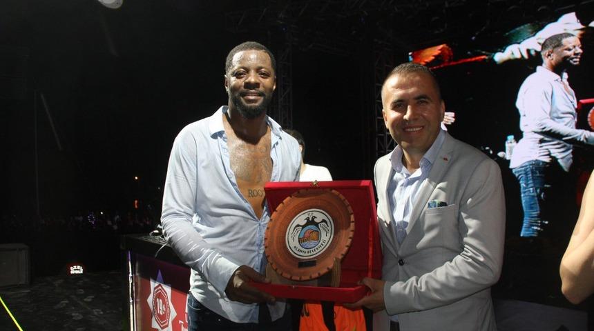 Pascal Nouma se&ccedil;imde aday oluyor! S&uuml;rpriz...