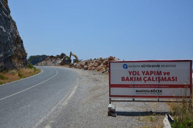 Gazipaşa-Alanya Sahil Yolu güvenli hale getiriliyor