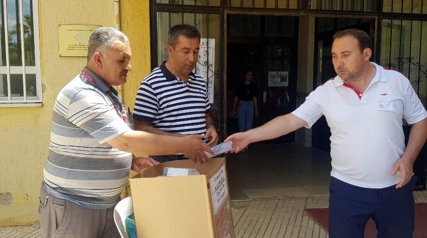 Kalem ve silgiler &ccedil;&ouml;pe değil ihtiya&ccedil; sahiplerine