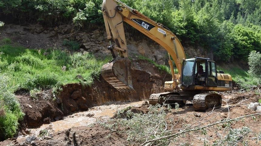 &Ccedil;&ouml;kme meydana gelen su kaynağında &ccedil;alışma