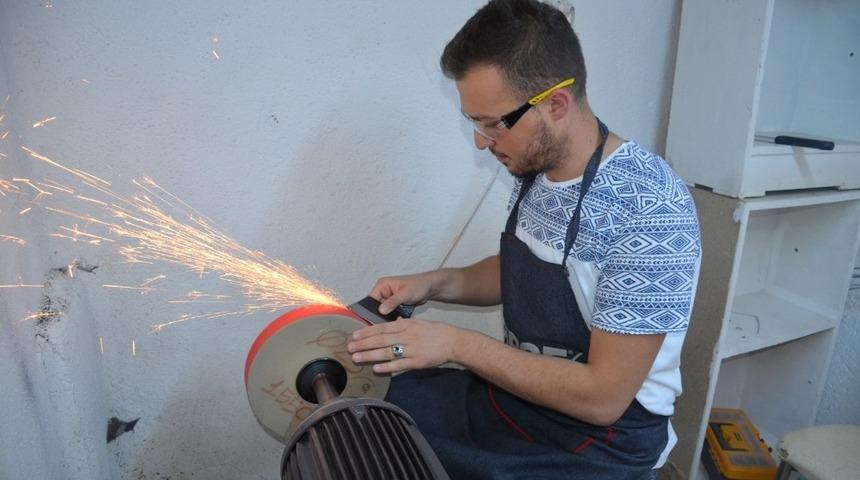 Kuşaktan kuşağa ge&ccedil;en bı&ccedil;ak&ccedil;ılık