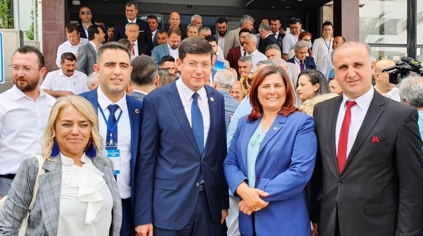 Başkan &Ouml;zcan, m&uuml;jdeyi İzmir&rsquo;den verdi